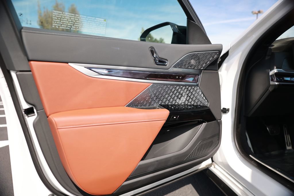 Used 2025 BMW i7 M70 w/ Executive Package image 16