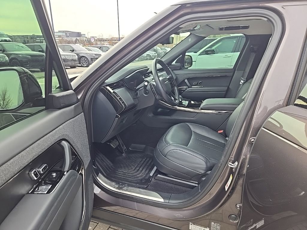 Used 2024 Land Rover Range Rover Sport Dynamic SE image 16