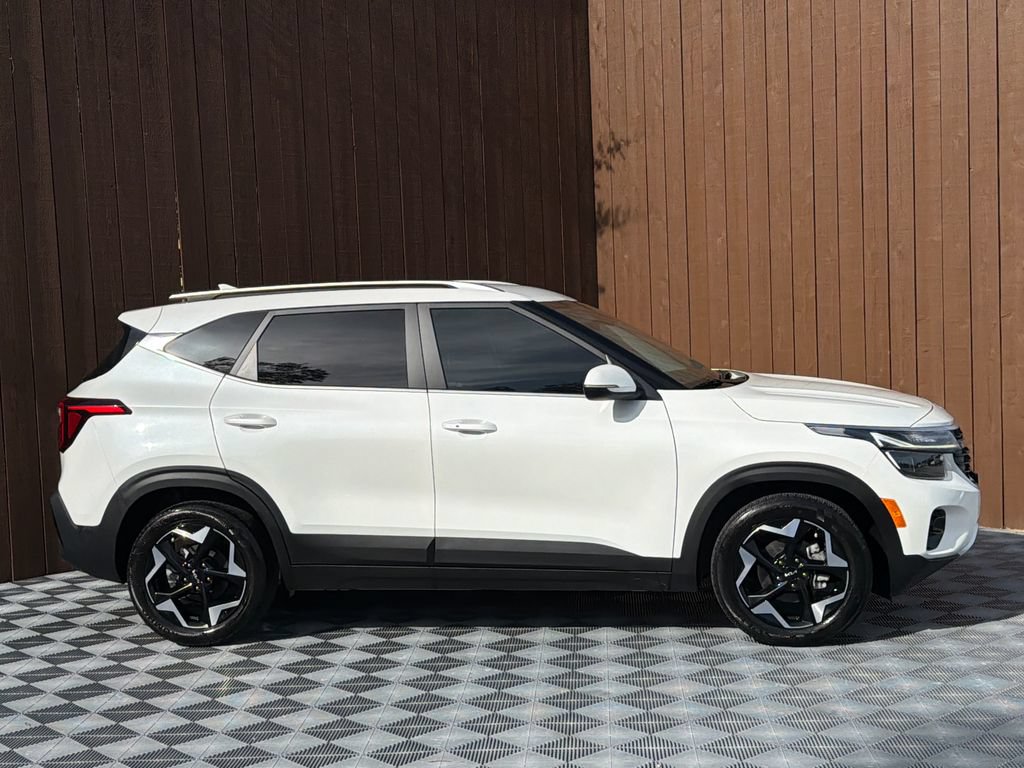 Used 2024 Kia Seltos EX FWD image 14