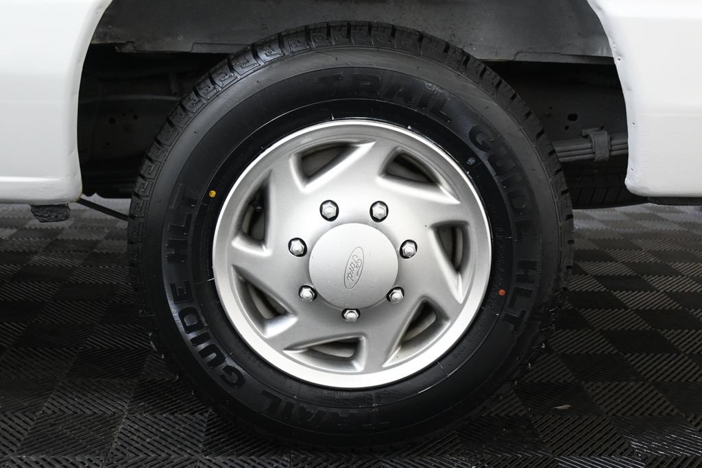 Used 2014 Ford E-150 and Econoline 150 RWD image 27