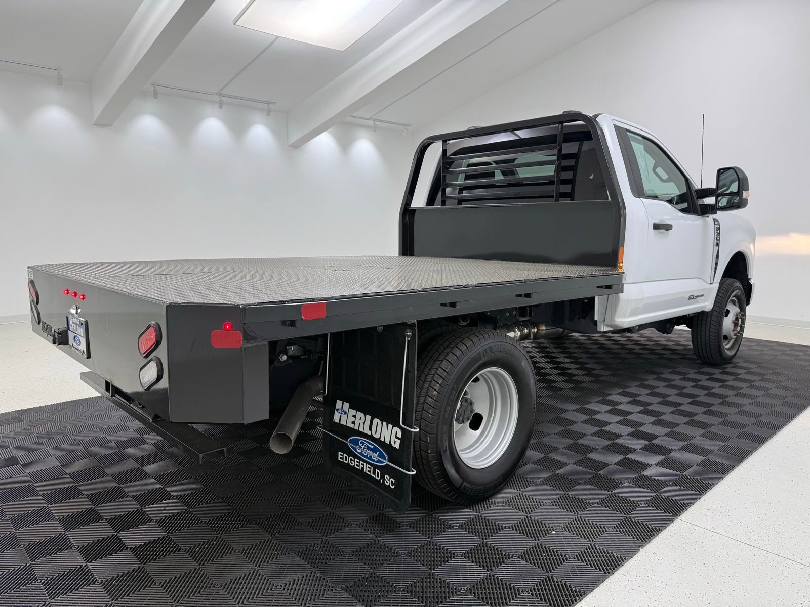 Used 2023 Ford F350 XLT w/ Snow Plow Prep Package AWD/4WD image 8