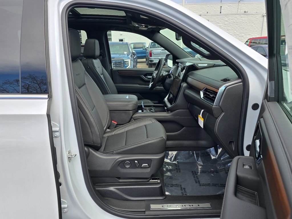 New 2026 GMC Yukon XL Denali w/ Sun & Power Step Package AWD/4WD image 36