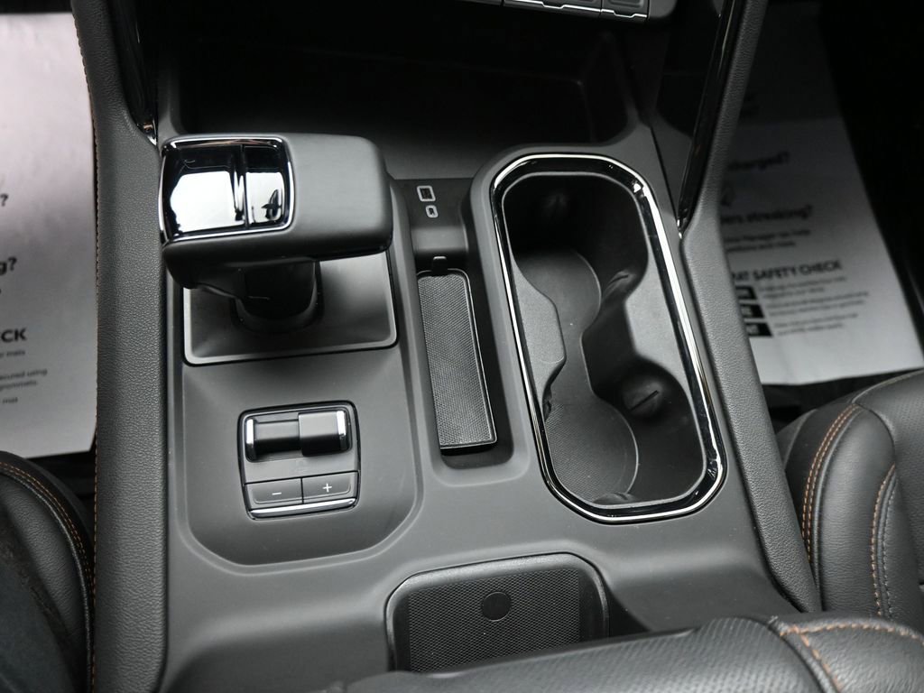 Used 2024 GMC Sierra 1500 AT4 w/ Technology Package AWD/4WD image 18