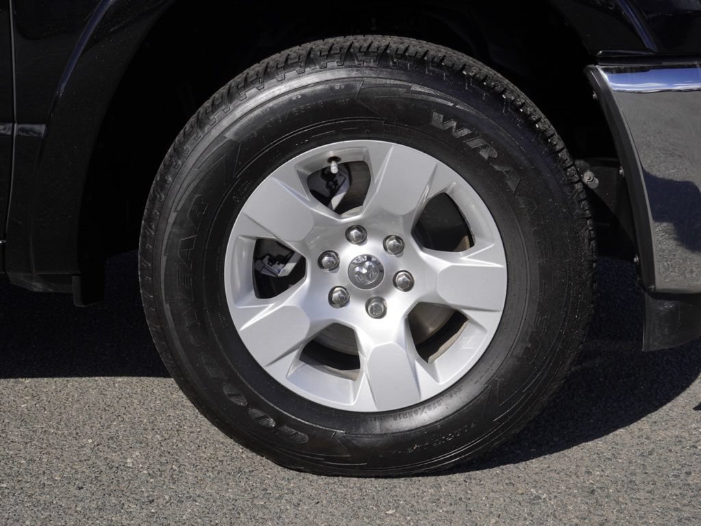 Certified 2025 RAM 1500 Big Horn AWD/4WD image 10