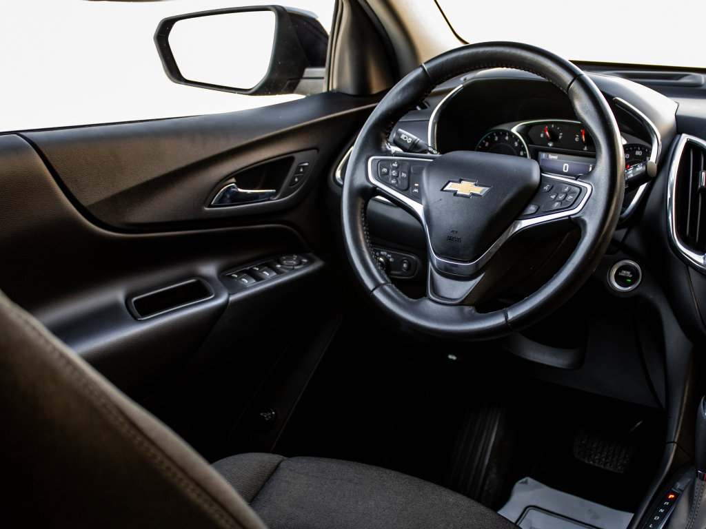 Used 2020 Chevrolet Equinox LT image 38