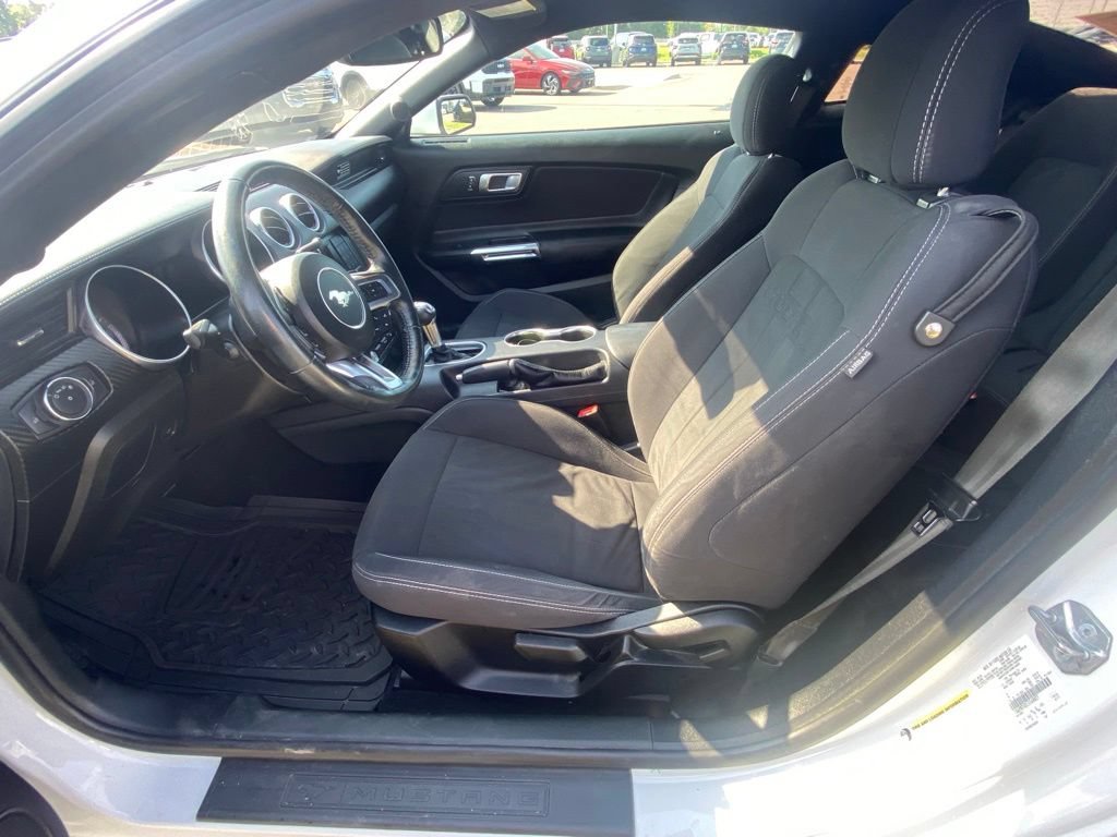 Used 2020 Ford Mustang Coupe RWD image 12