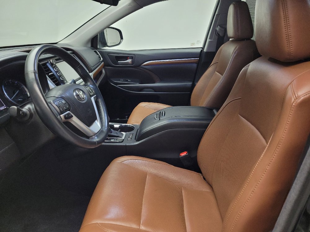Used 2018 Toyota Highlander Limited Platinum AWD/4WD image 17