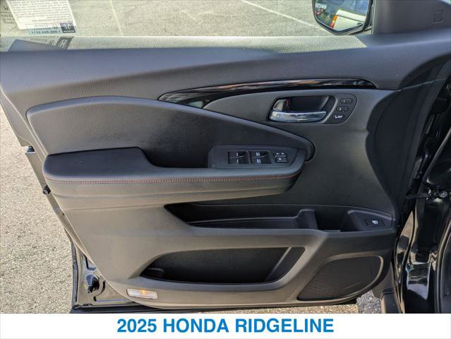 Certified 2025 Honda Ridgeline Black Edition image 12