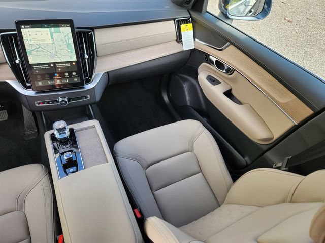 New 2026 Volvo XC90 B5 Core AWD/4WD image 12