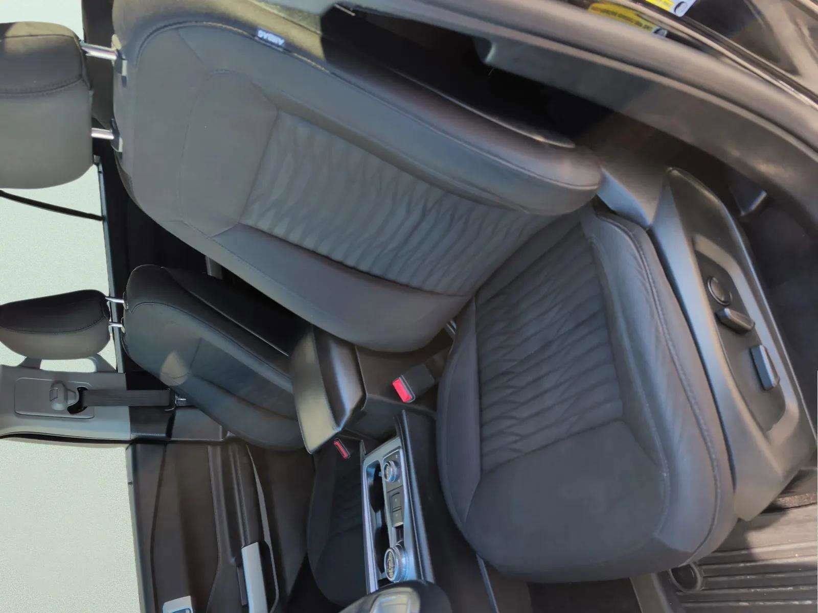 Used 2020 Ford Explorer XLT w/ Comfort Package image 7