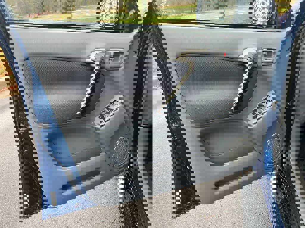 Used 2003 Toyota RAV4 4WD image 18