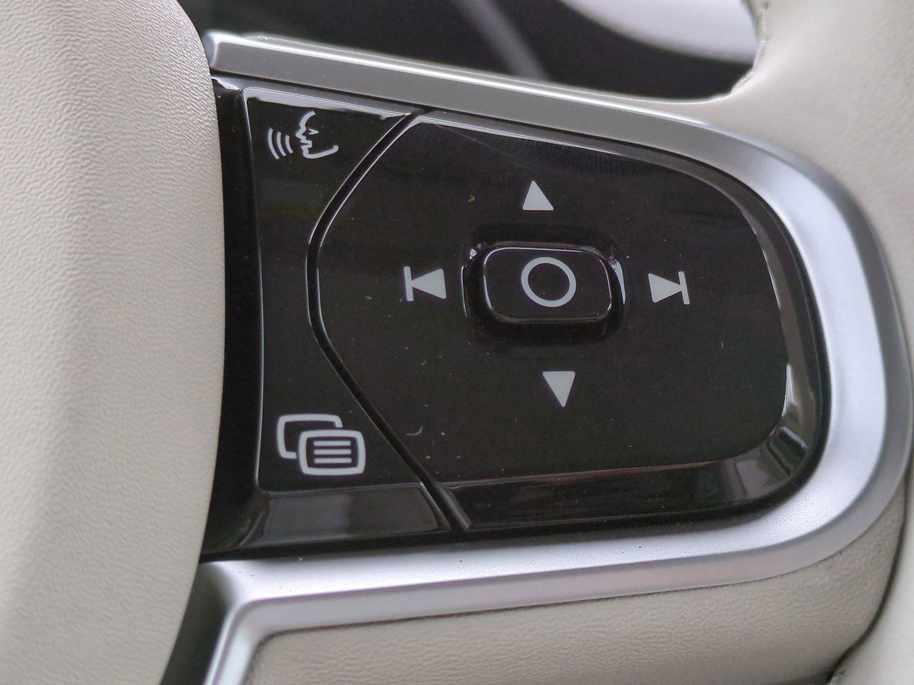 New 2026 Volvo XC90 B6 Ultra w/ Protection Package image 23