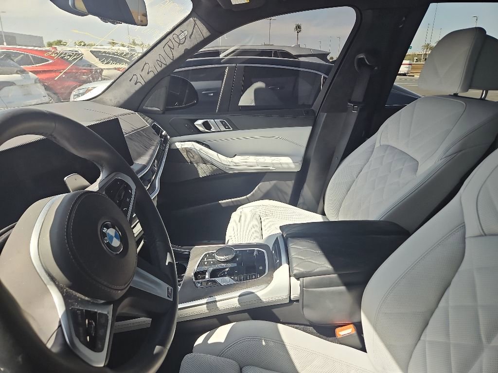 Used 2026 BMW X7 xDrive40i w/ M Sport Package AWD/4WD image 5