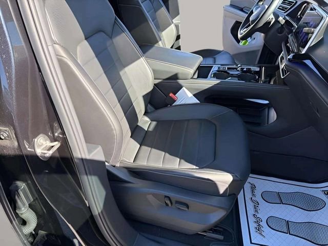 Used 2024 Volkswagen Atlas Cross Sport SEL R-Line image 29