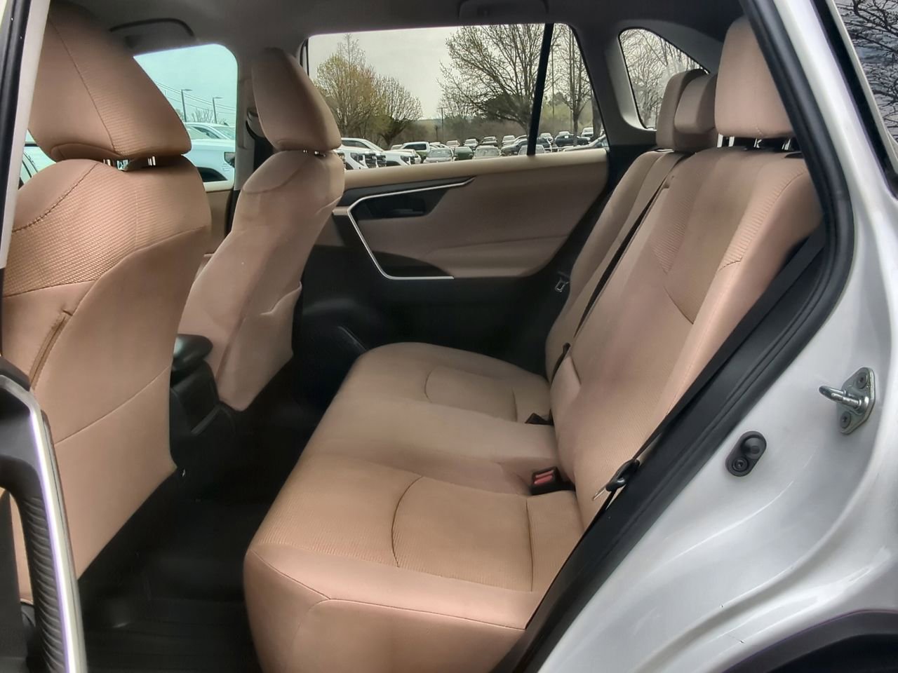 Used 2019 Toyota RAV4 LE image 21