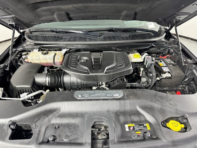 Used 2024 Jeep Wagoneer L Series III w/ Flexible Seating Group AWD/4WD image 27