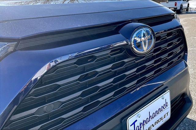 Used 2023 Toyota RAV4 XLE Premium image 31