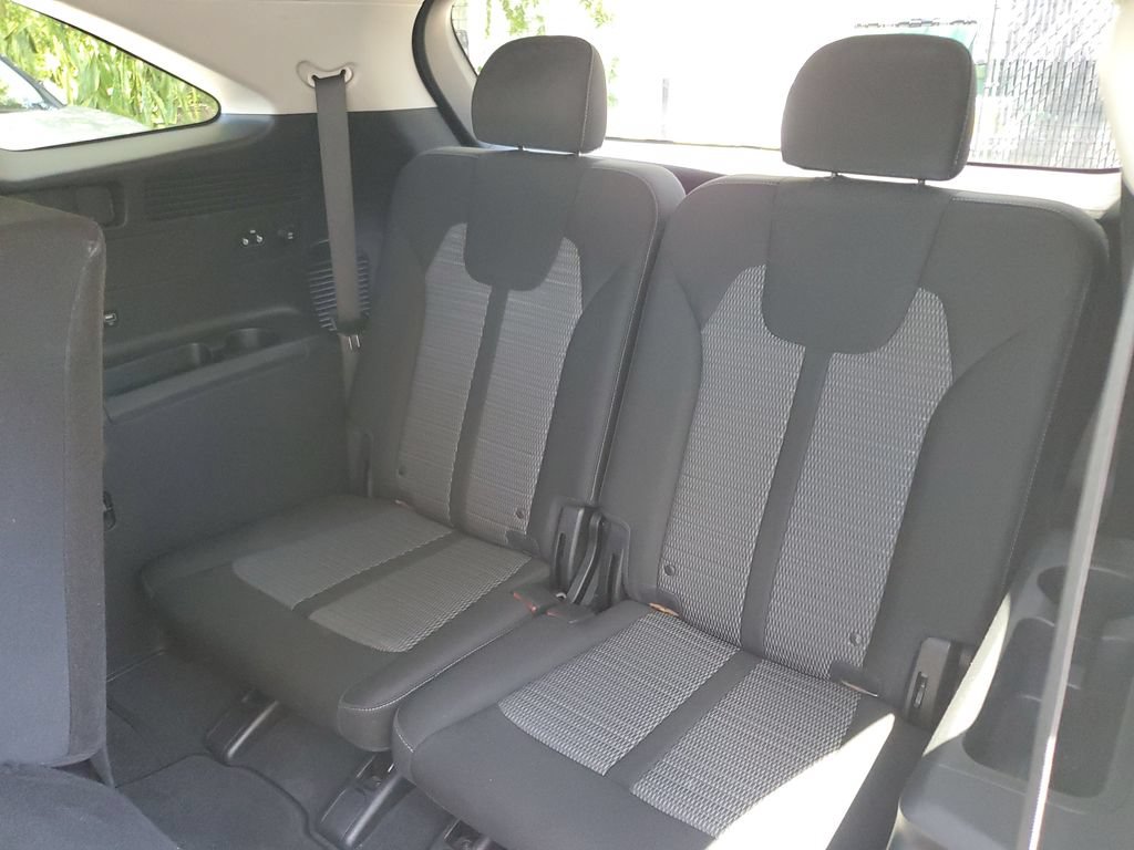 Used 2022 Kia Sorento LX FWD image 12