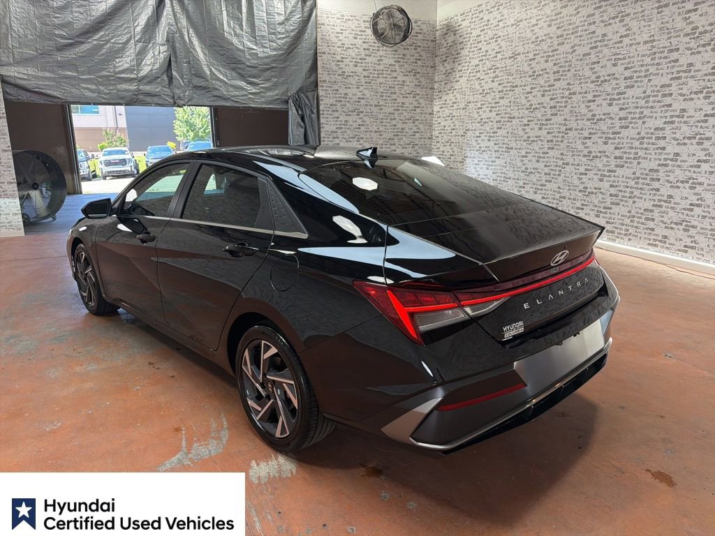 Used 2025 Hyundai Elantra SEL FWD image 6