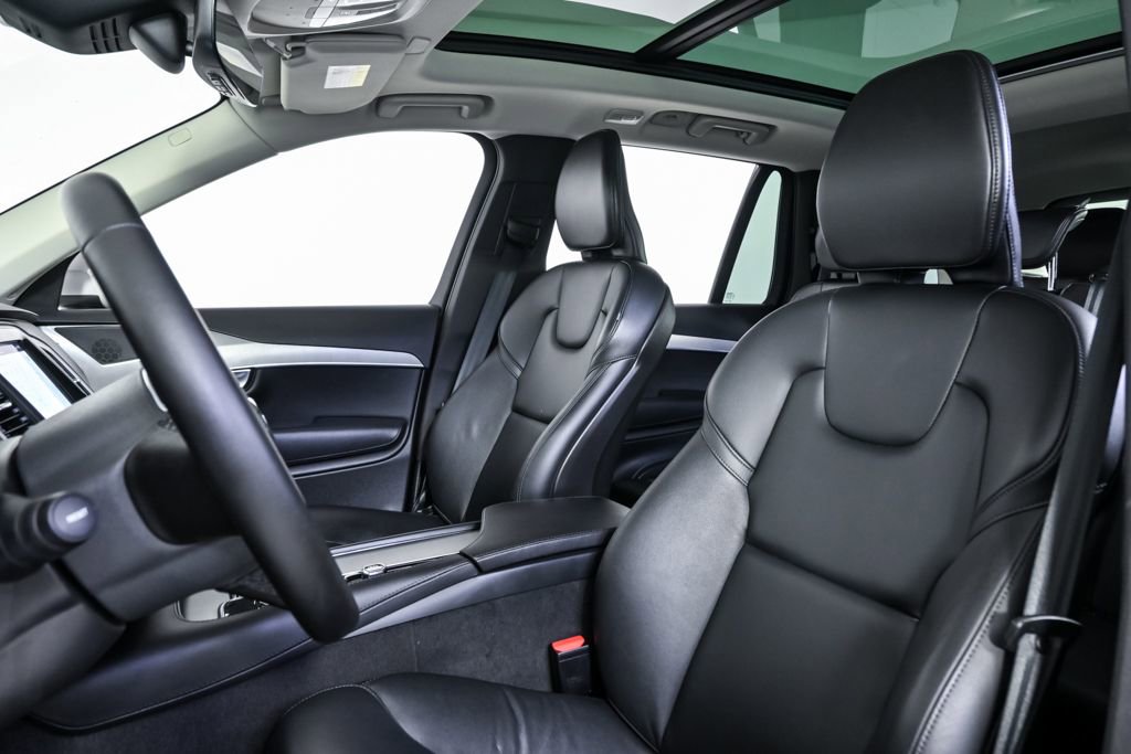 Certified 2025 Volvo XC90 B5 Core AWD/4WD image 7