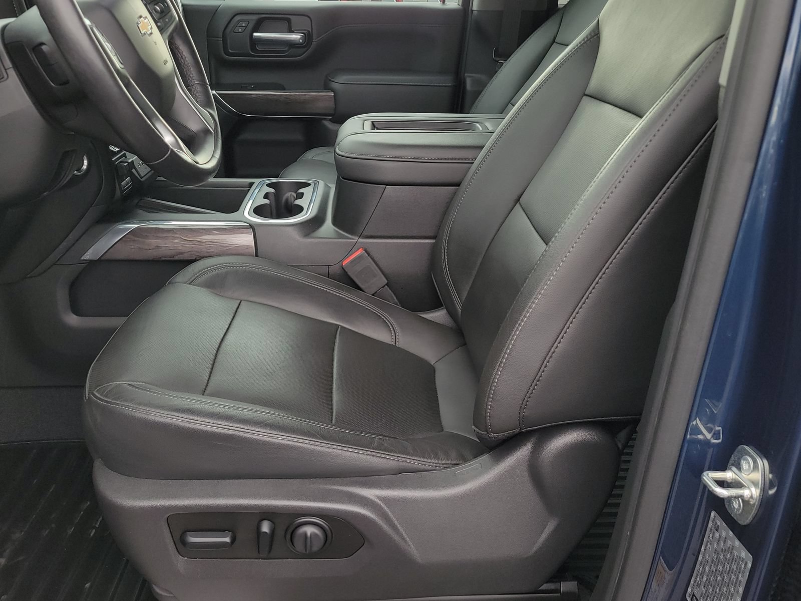 Certified 2020 Chevrolet Silverado 2500 LTZ w/ LTZ Premium Package AWD/4WD image 9