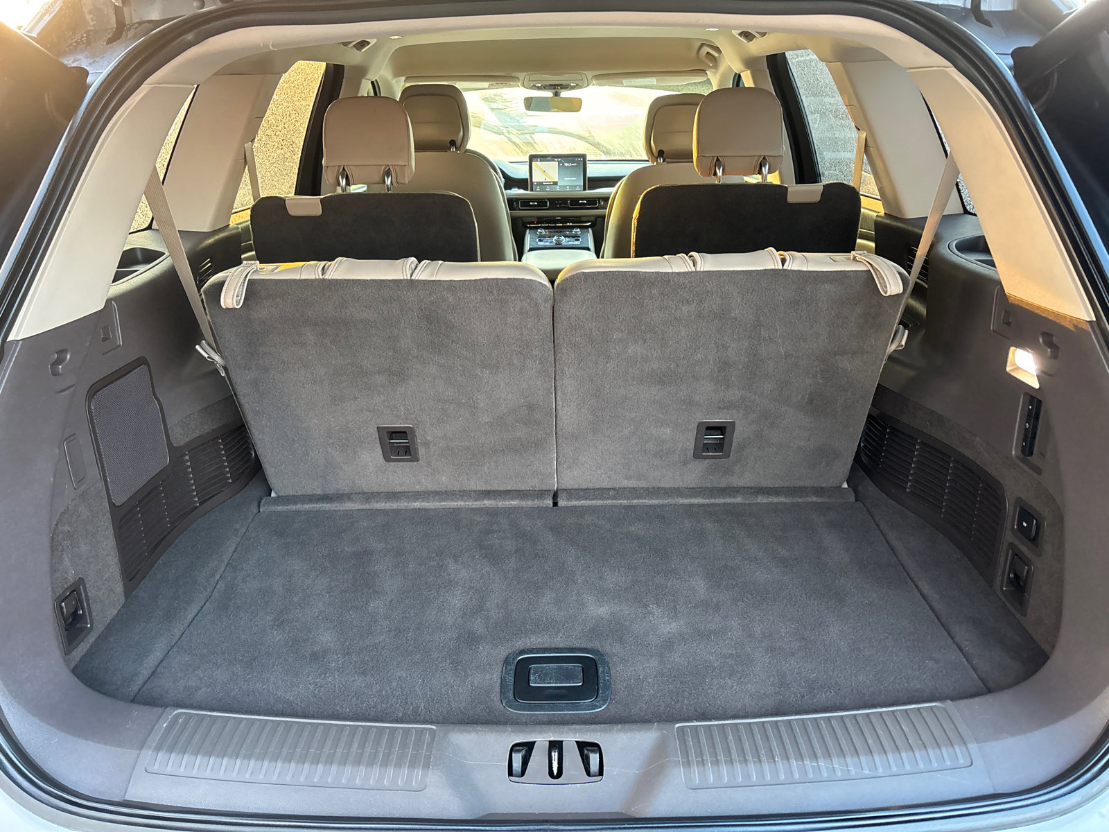 Used 2020 Lincoln Aviator Reserve w/ Elements Package Plus image 9