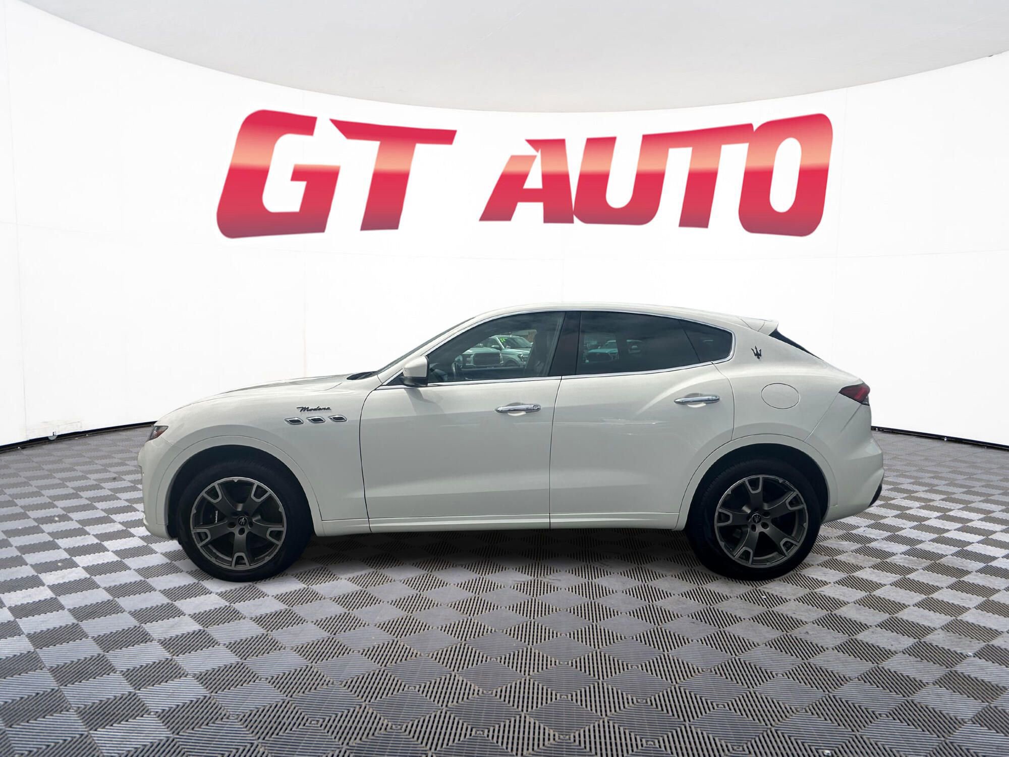Used 2023 Maserati Levante Modena image 4