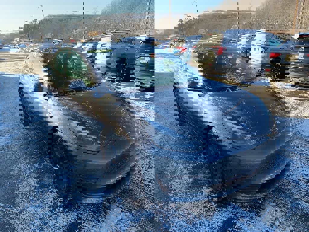 Used 2023 Tesla Model 3 Standard Range image 7