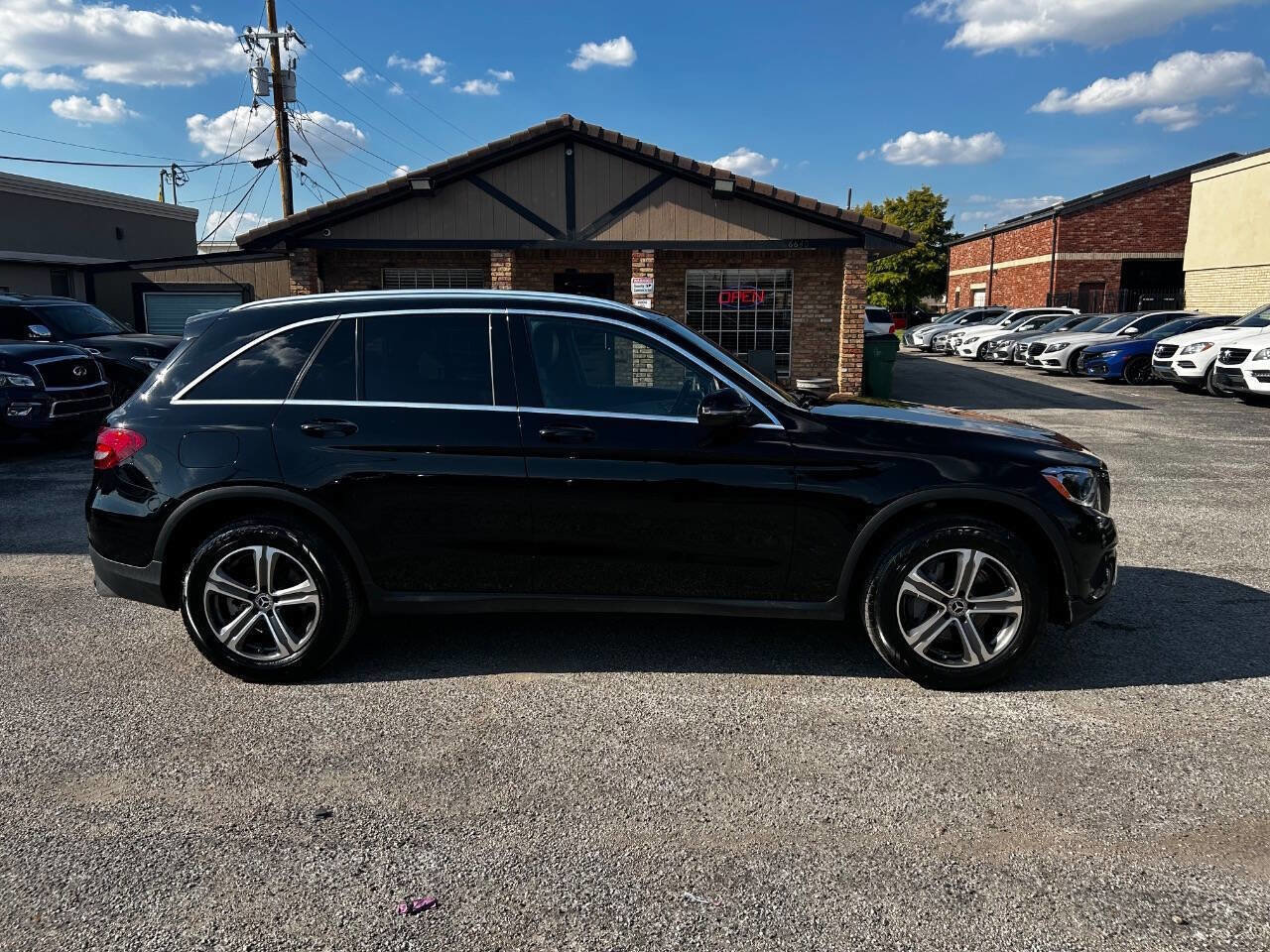 Used 2019 Mercedes-Benz GLC 300 image 4