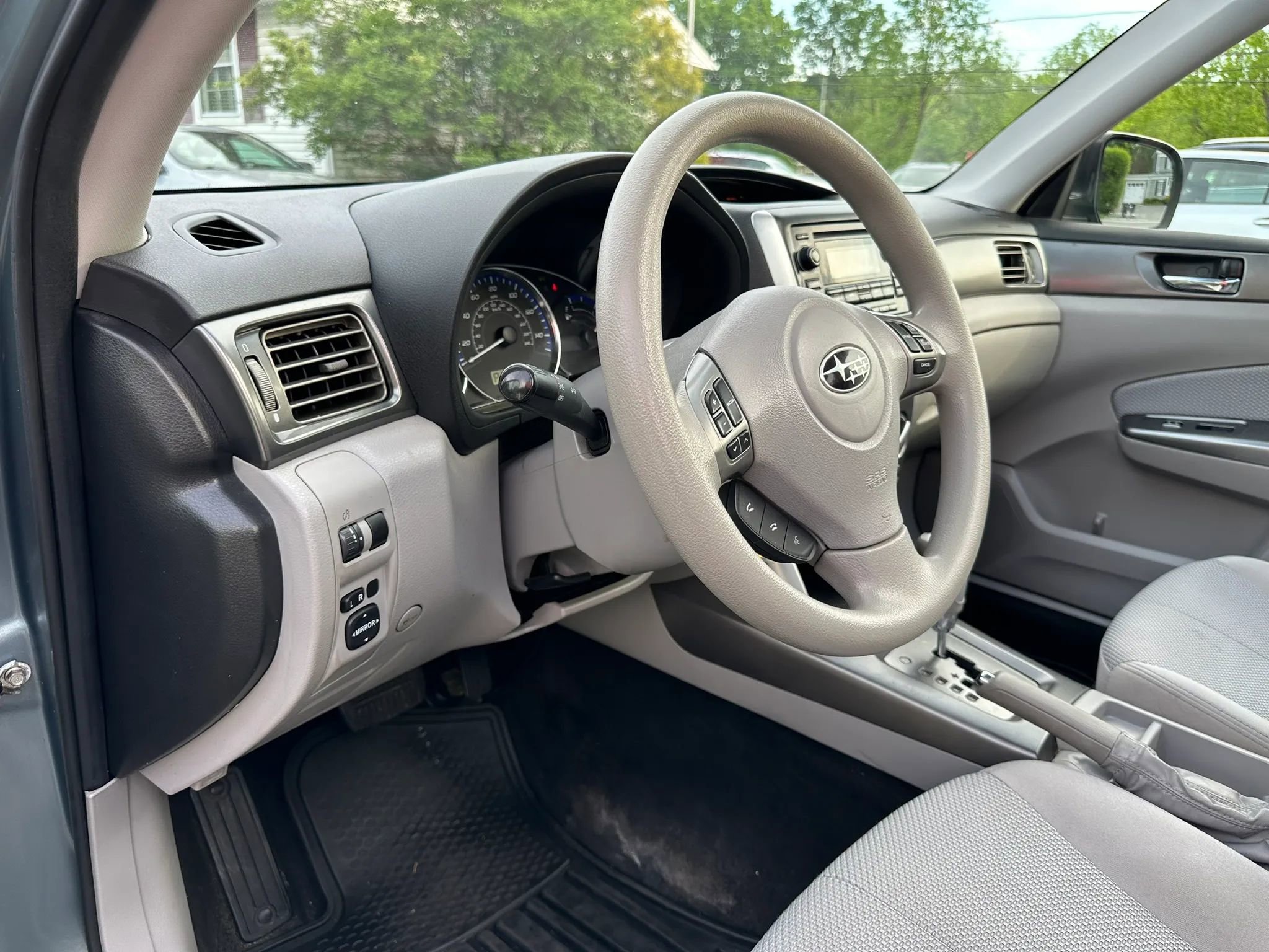 Used 2011 Subaru Forester 2.5X Premium w/ All-Weather Pkg AWD/4WD image 10