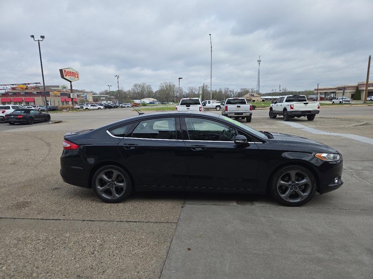 Used 2014 Ford Fusion SE w/ Equipment Group 201A image 5