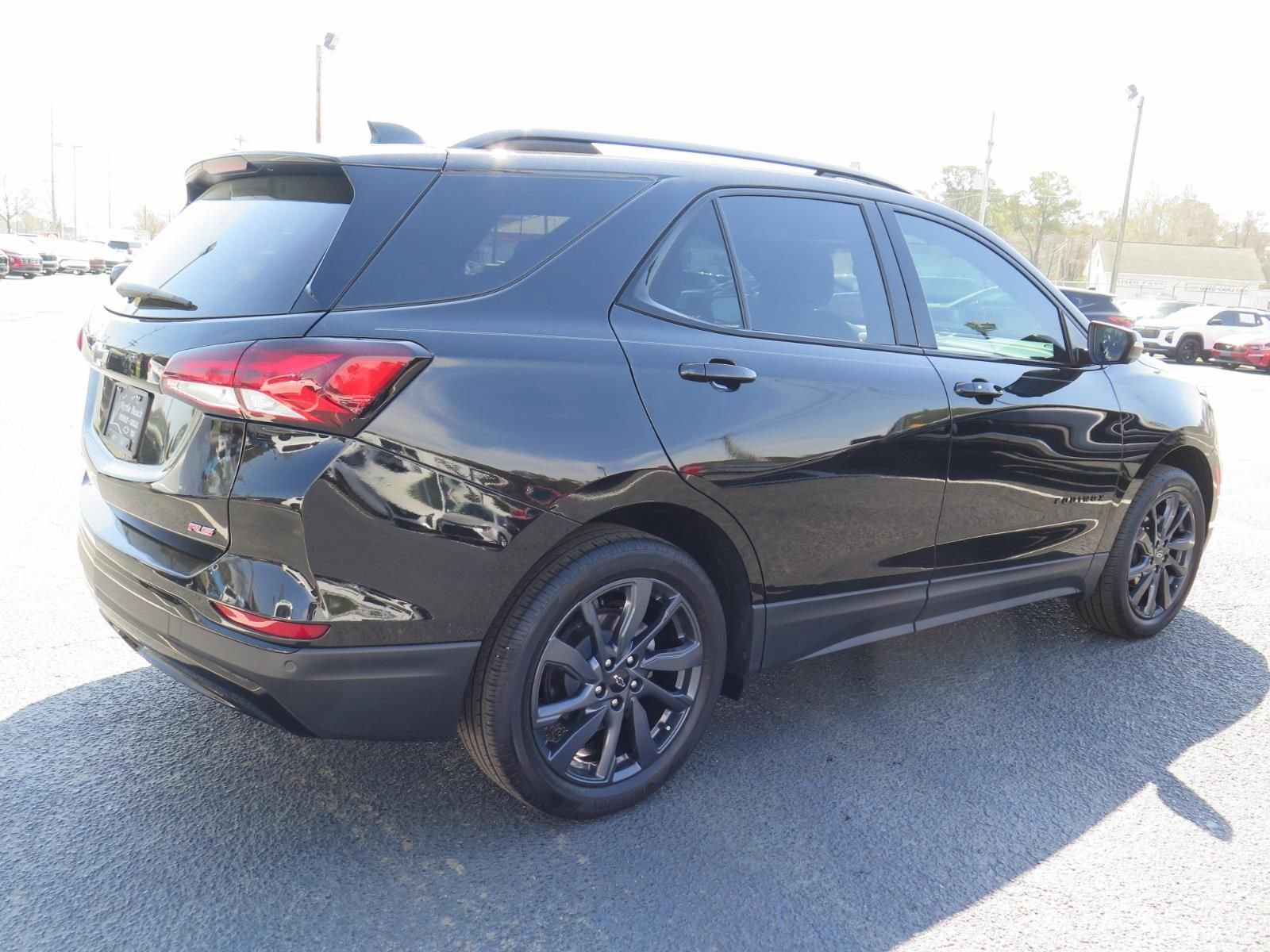 Used 2024 Chevrolet Equinox RS w/ RS Leather Package image 3