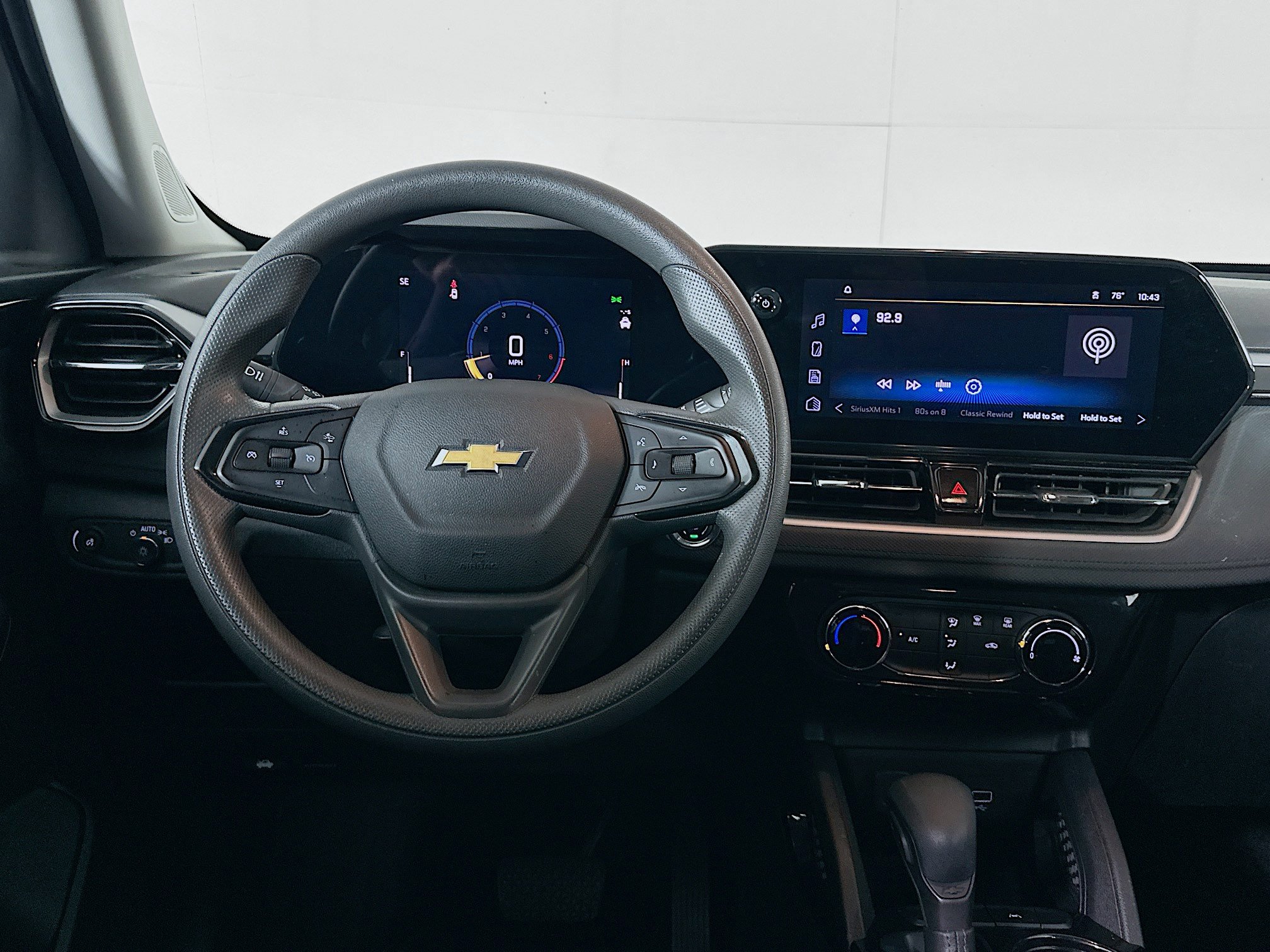Used 2025 Chevrolet TrailBlazer LT FWD image 17
