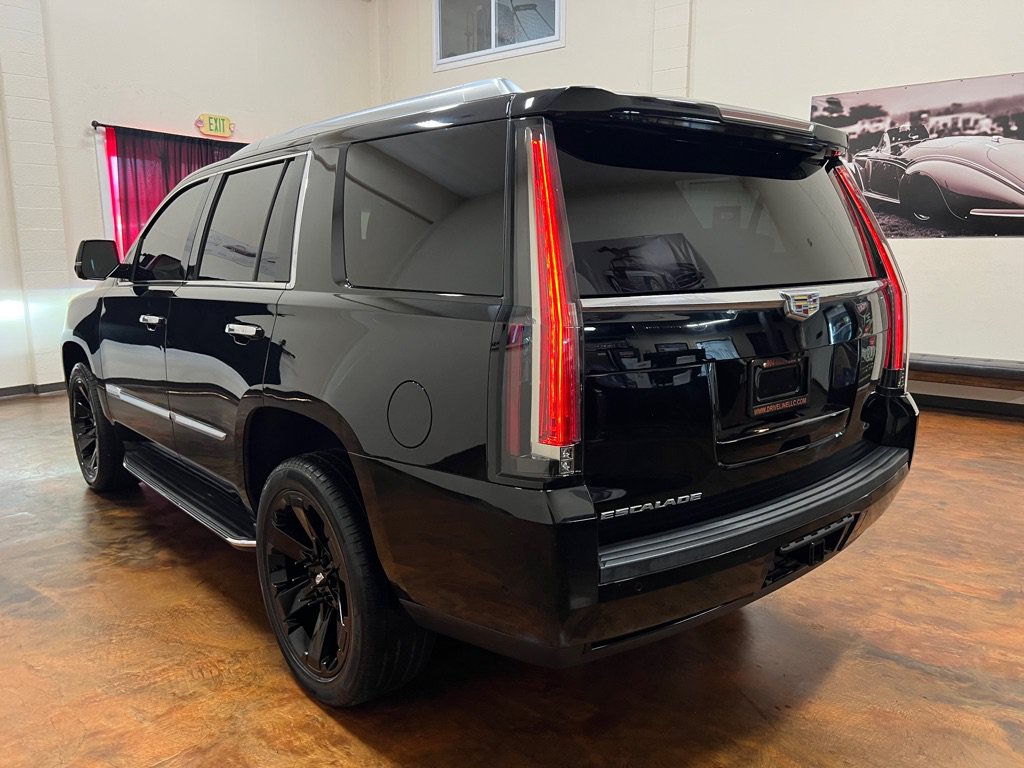 Used 2018 Cadillac Escalade Luxury RWD image 7