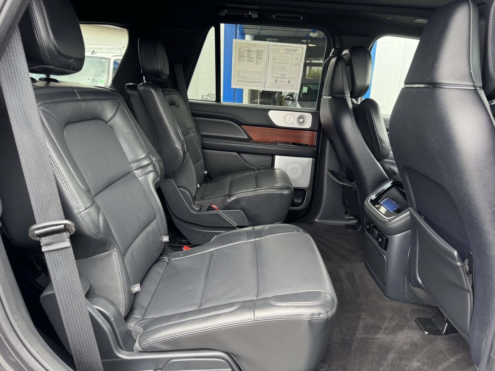 Used 2022 Lincoln Navigator Reserve AWD/4WD image 28