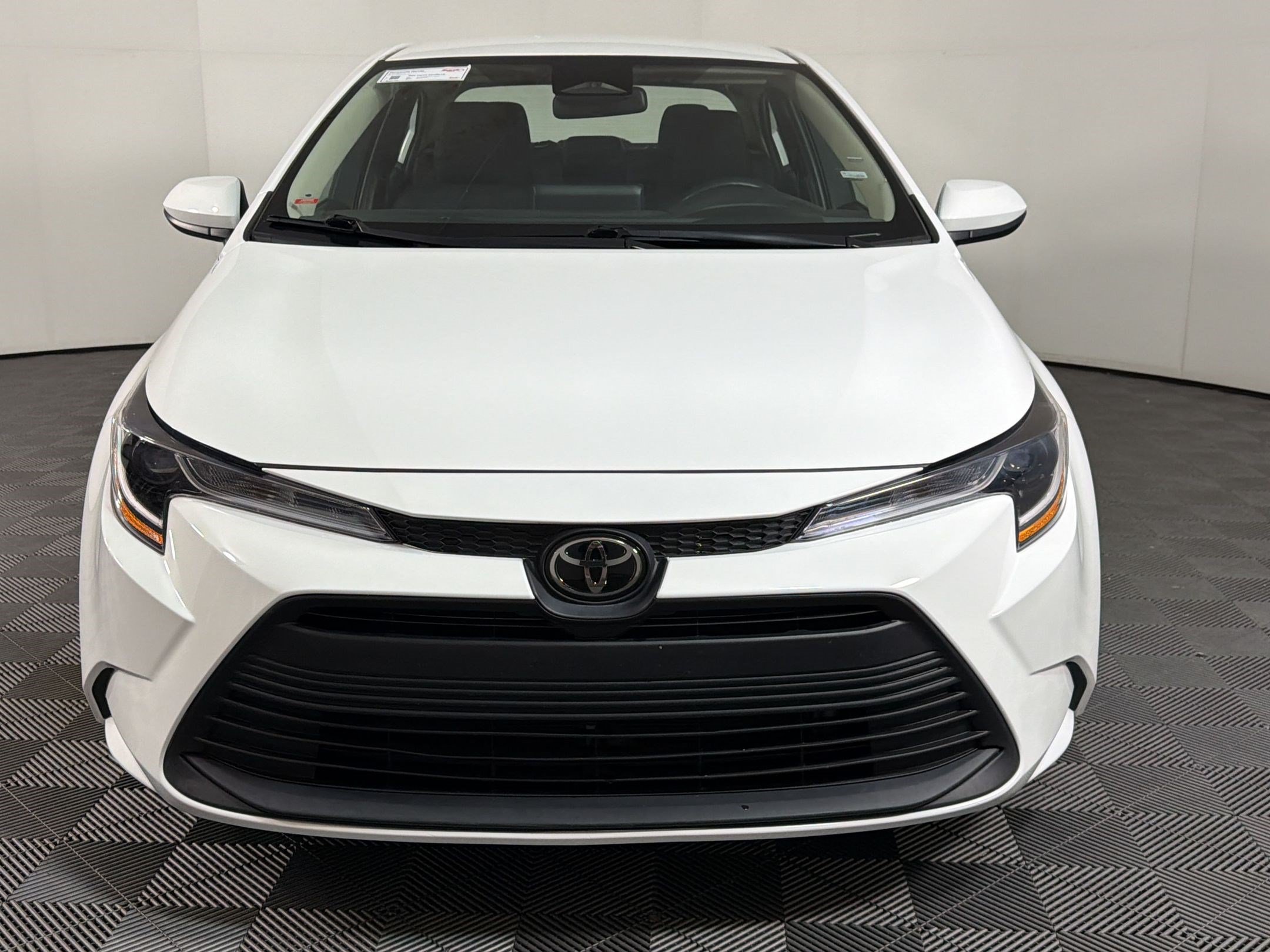 Used 2024 Toyota Corolla LE FWD image 5