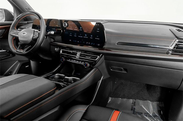 Used 2026 Chevrolet Traverse RS image 25