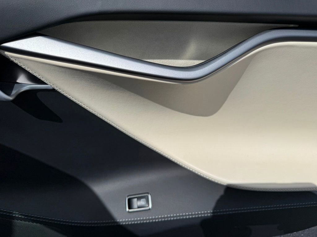 Used 2020 Tesla Model S AWD image 38