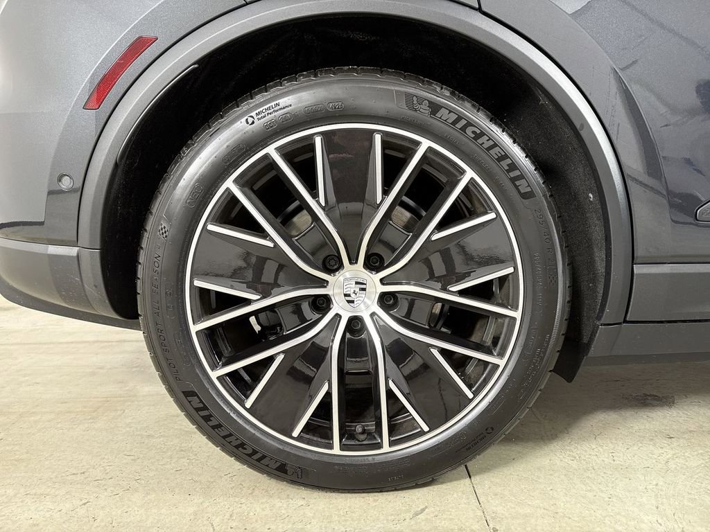 New 2026 Porsche Macan 4 Electric AWD/4WD image 16