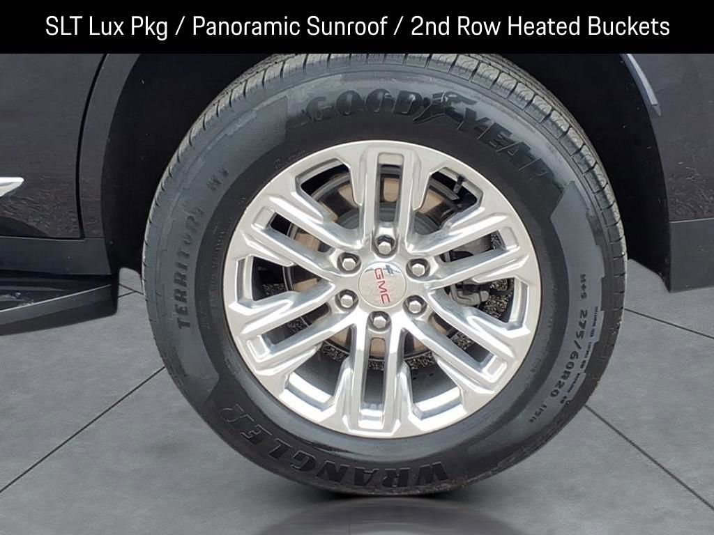 Used 2023 GMC Yukon SLT w/ SLT Luxury Package image 4