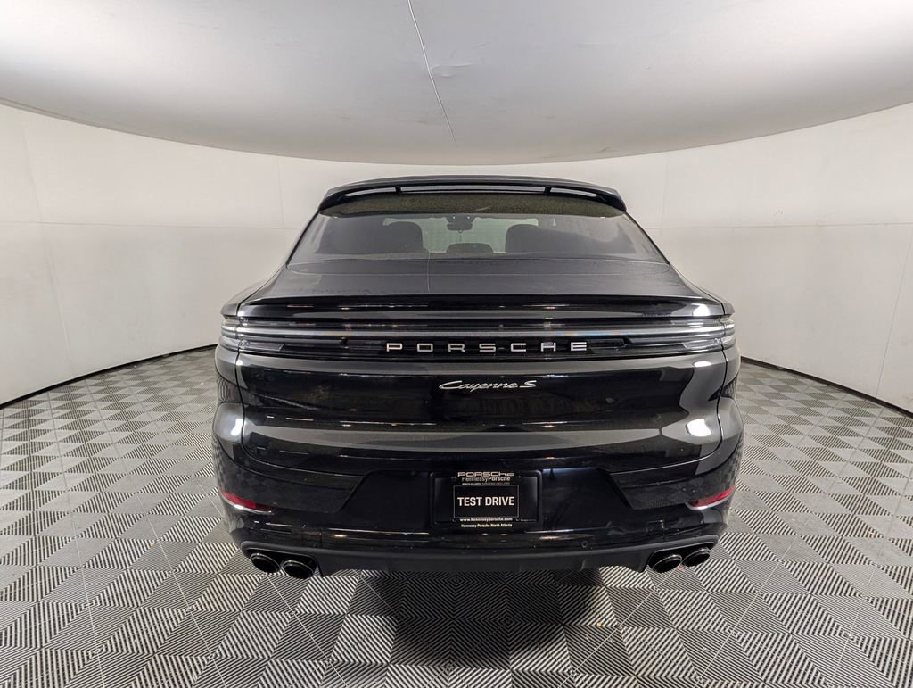 Certified 2025 Porsche Cayenne S image 6