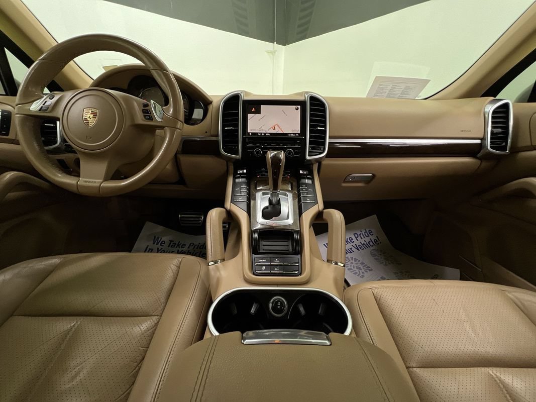Used 2011 Porsche Cayenne S AWD/4WD image 17