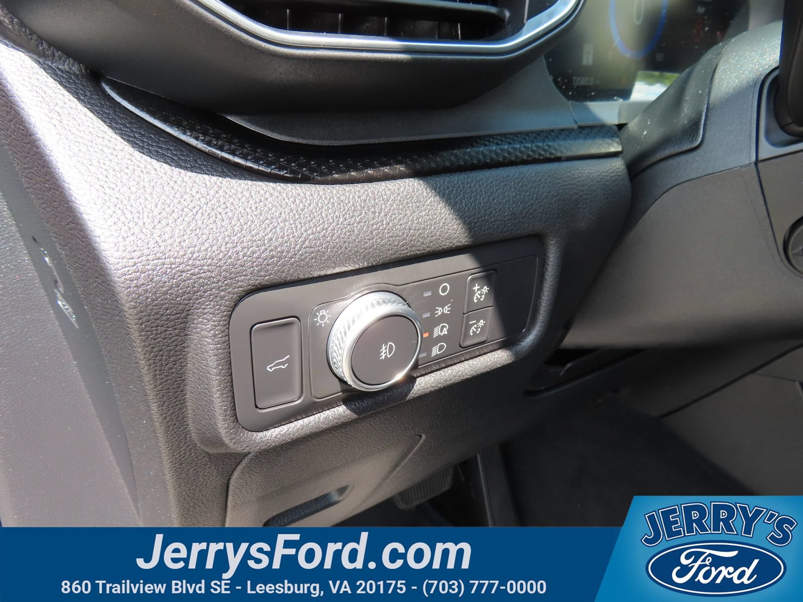 Certified 2020 Ford Explorer ST w/ Premium Technology Package AWD/4WD image 15