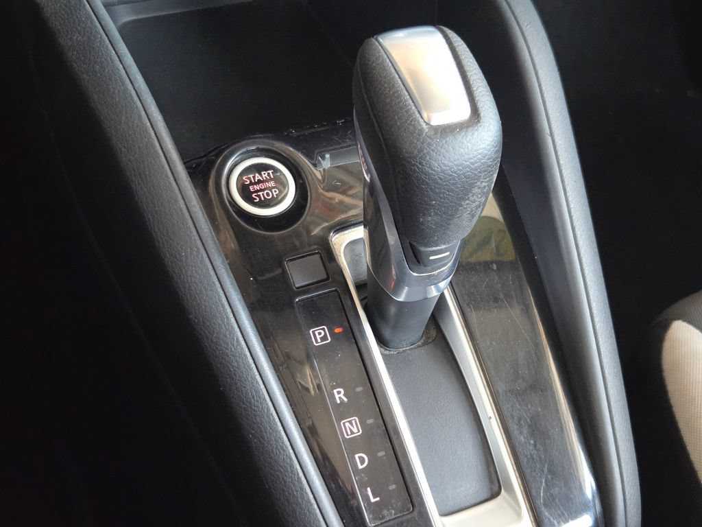 Used 2020 Nissan Versa SV FWD image 11