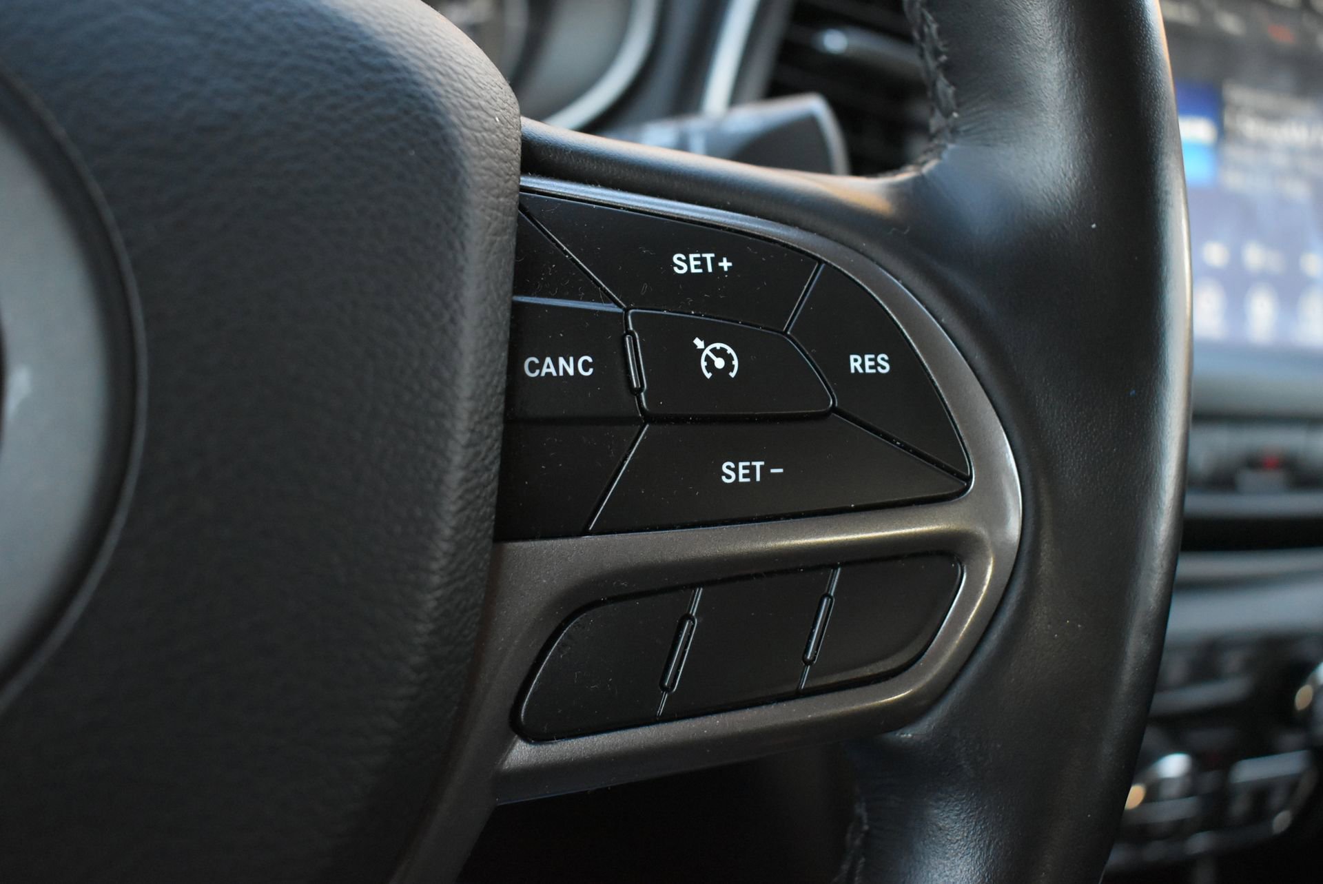 Used 2021 Jeep Cherokee Latitude Lux w/ Comfort/Convenience Group image 20