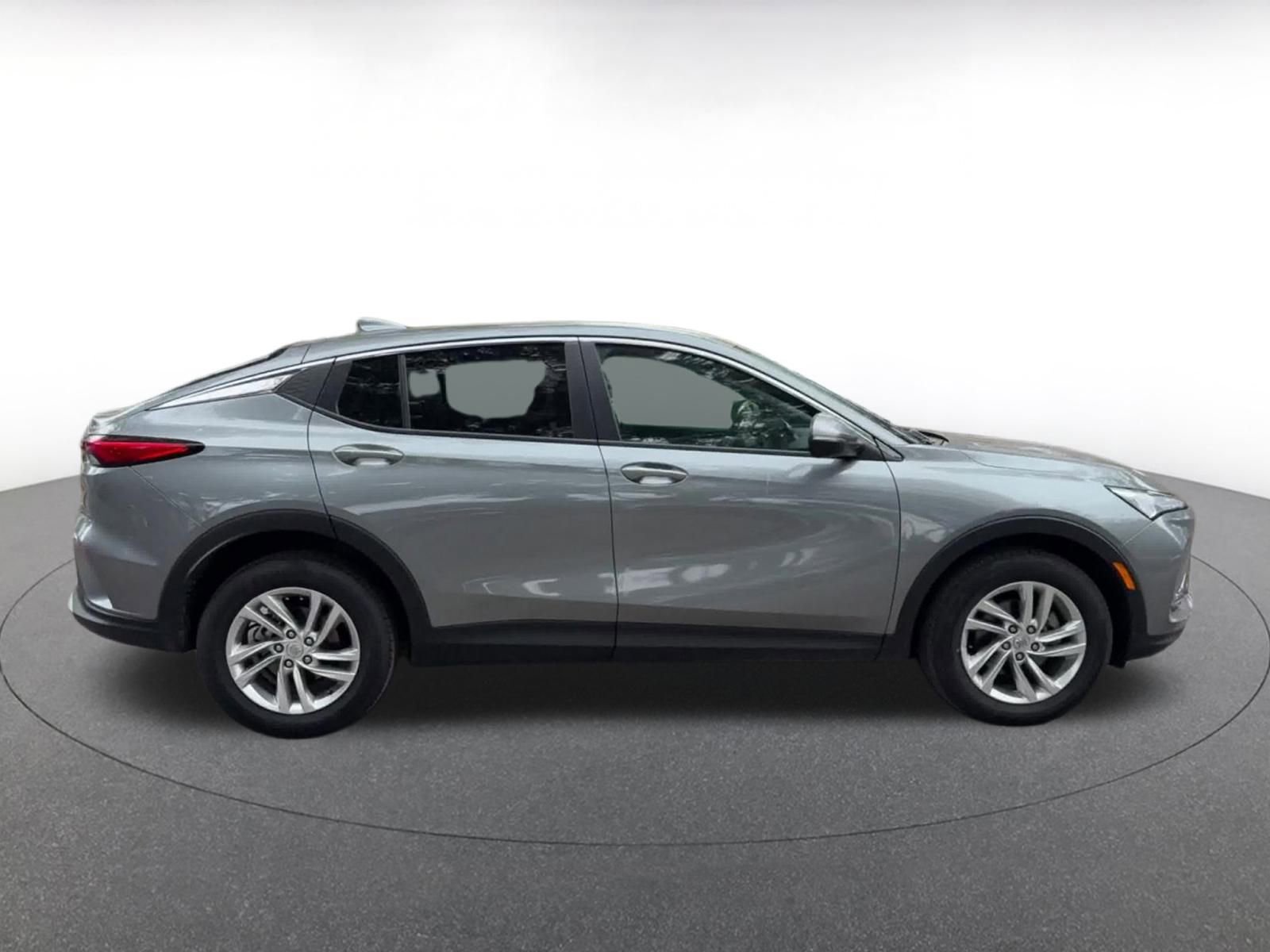 Used 2025 Buick Envista Preferred image 16