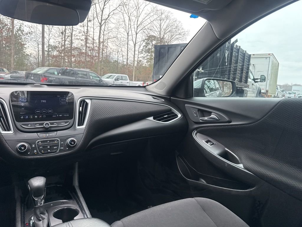 Used 2023 Chevrolet Malibu LT image 11