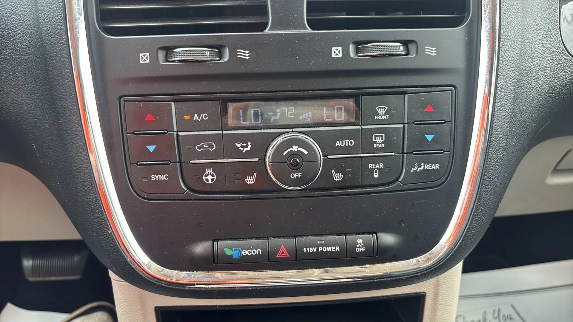 Used 2016 Chrysler Town & Country Touring w/ Driver Convenience Group FWD image 22