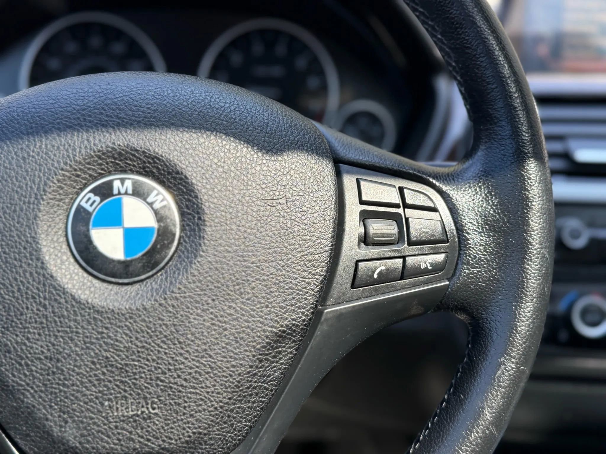 Used 2015 BMW 320i Sedan RWD image 28