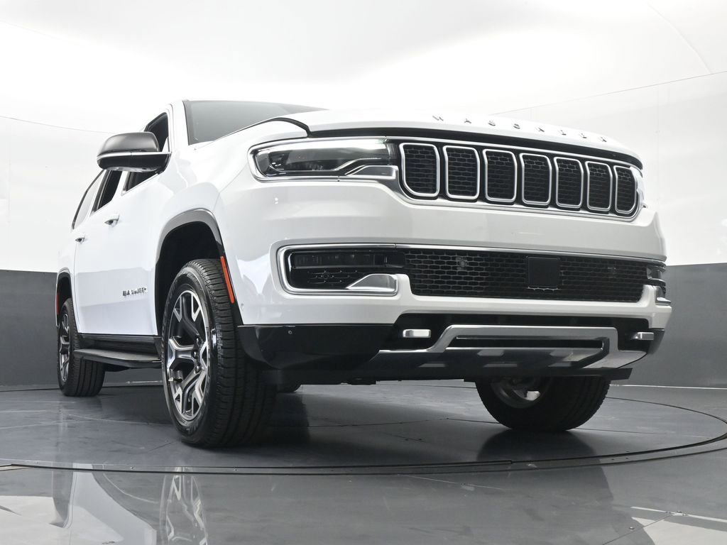 Used 2023 Jeep Wagoneer L Series III w/ Preferred Equipment Group image 68